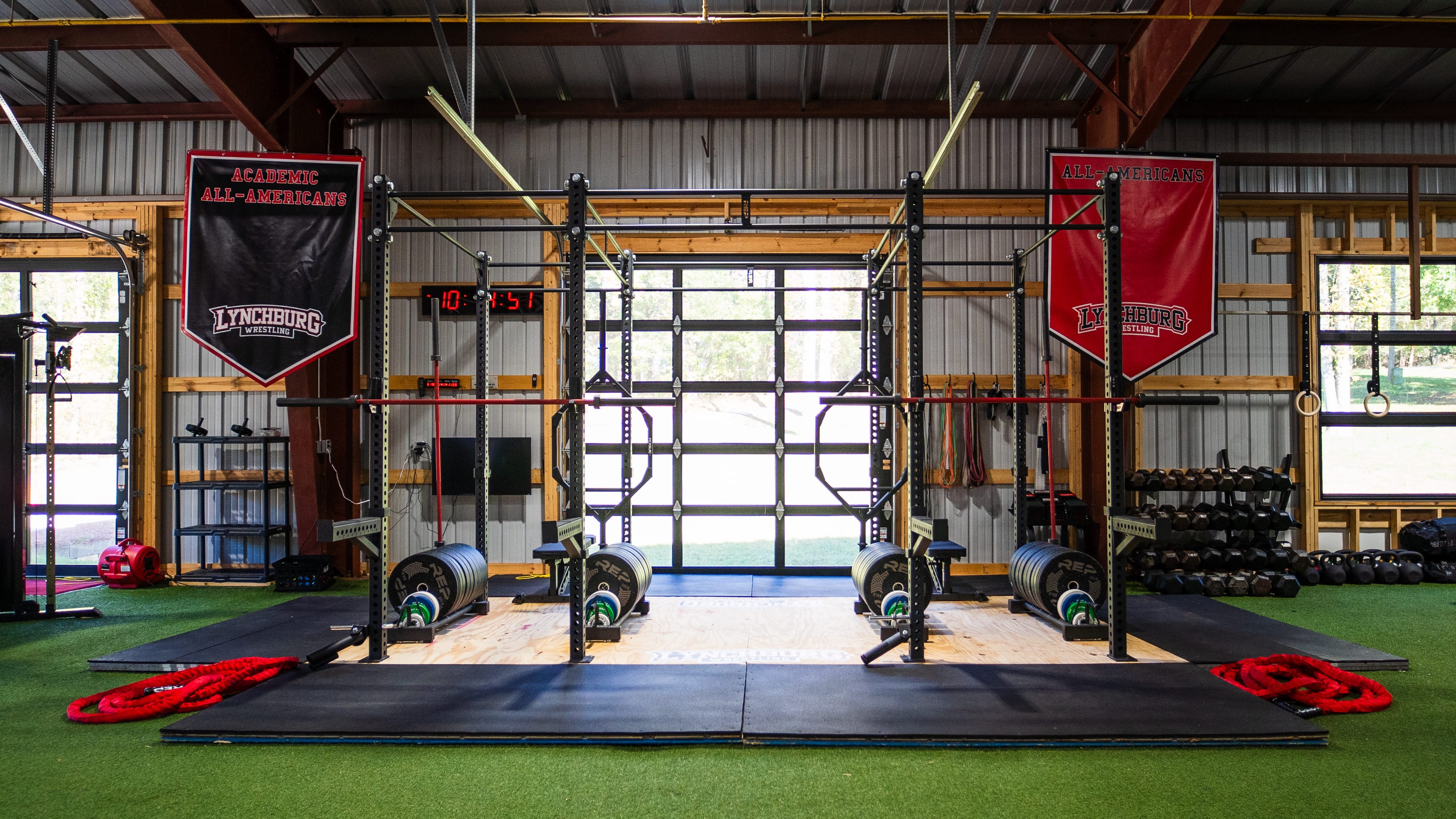 Vinyl and Rubber Gym Flooring: How to Pick the Right Surface